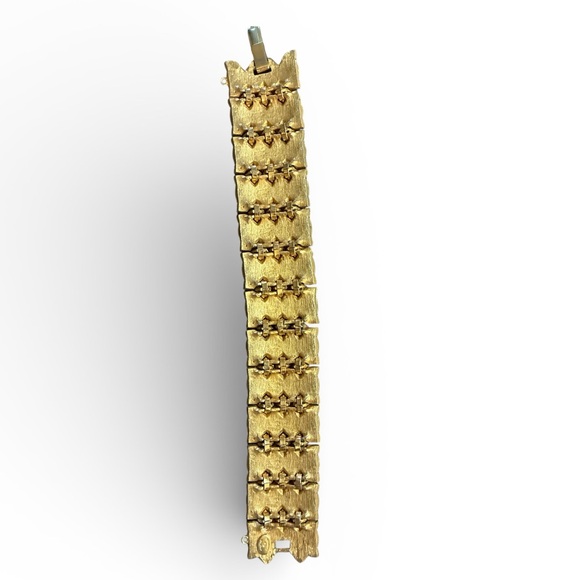 Hattie Carnegie Gold Tone Woven Panel Link Bracelet - Picture 4 of 5